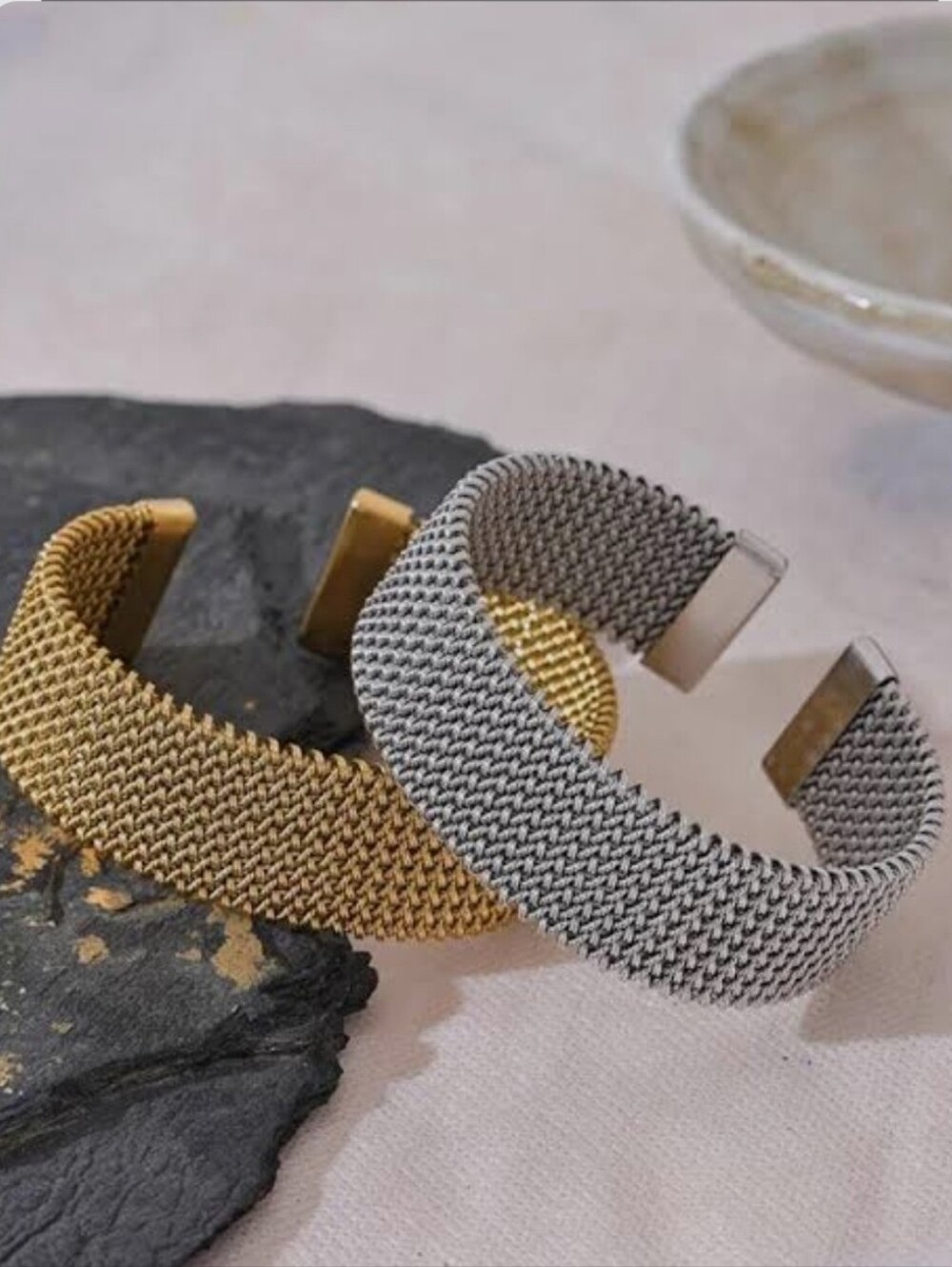 Wide Gold Toned Mesh Link Open Bangles Bracelet Vintage Style